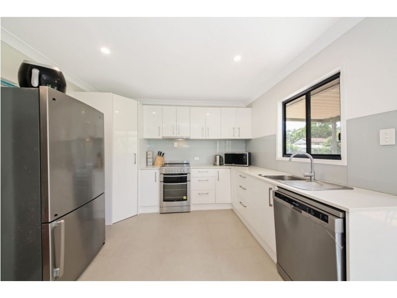 4 Cawdor Street, Arana Hills QLD 4054