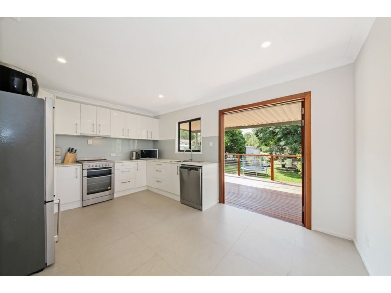 4 Cawdor Street, Arana Hills QLD 4054
