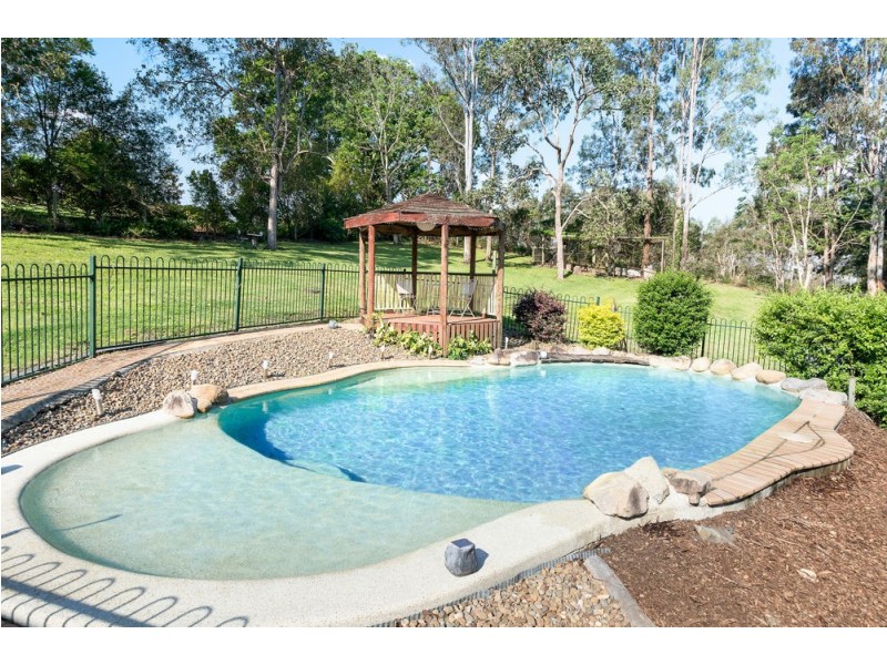 13 Stavewood Court, Highvale QLD 4520