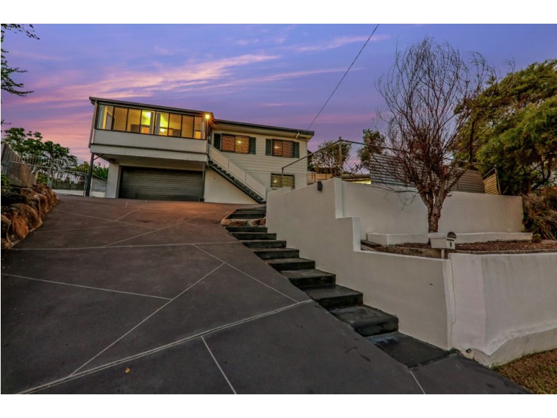 9 Craig Street, Everton Hills QLD 4053