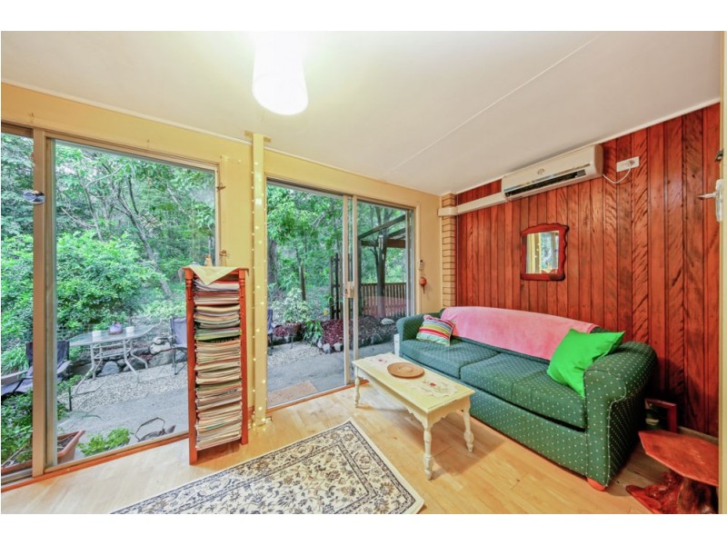 39 Mt Glorious Road, Samford Village QLD 4520