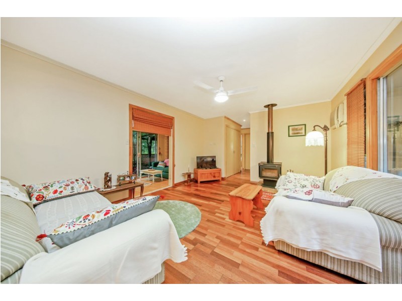 39 Mt Glorious Road, Samford Village QLD 4520