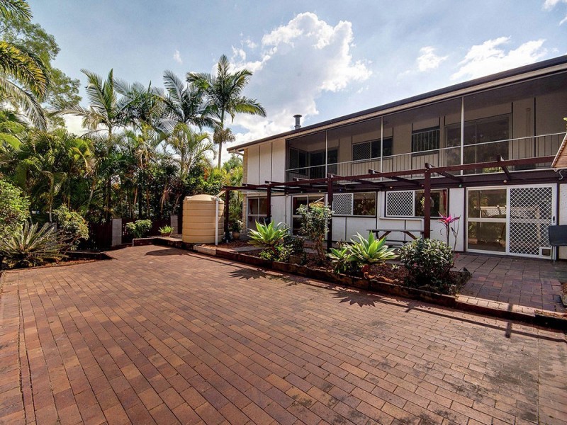 25 Fairway Outlook, Arana Hills QLD 4054