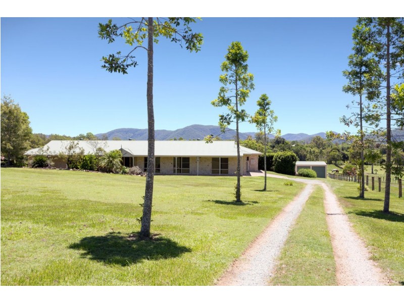 7 Les Douglas Court, Camp Mountain QLD 4520