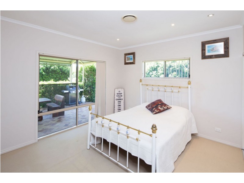 7 Les Douglas Court, Camp Mountain QLD 4520