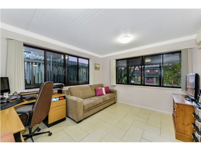 1 Killyon Street, Ferny Grove QLD 4055