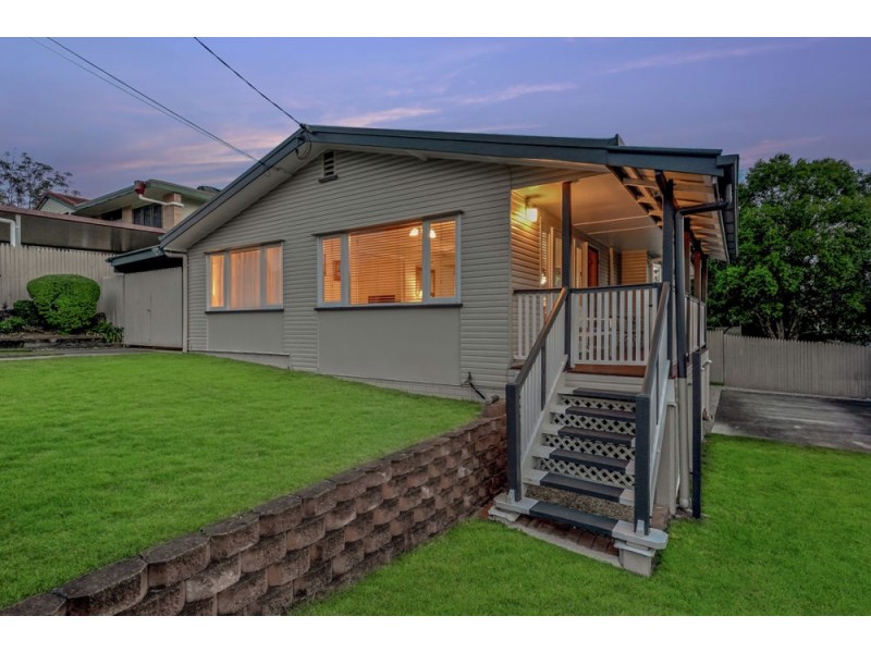 17 Arilpa Crescent, Ferny Hills QLD 4055