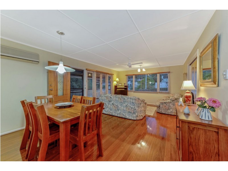 17 Arilpa Crescent, Ferny Hills QLD 4055