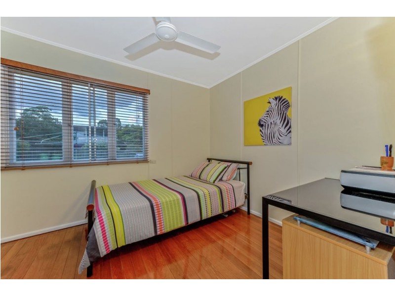 17 Arilpa Crescent, Ferny Hills QLD 4055
