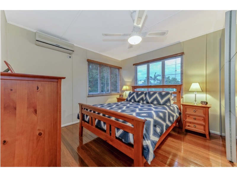 17 Arilpa Crescent, Ferny Hills QLD 4055