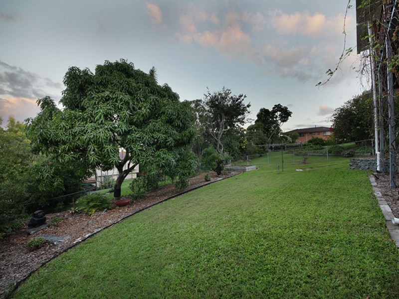 13 Pimelea Street, Everton Hills QLD 4053