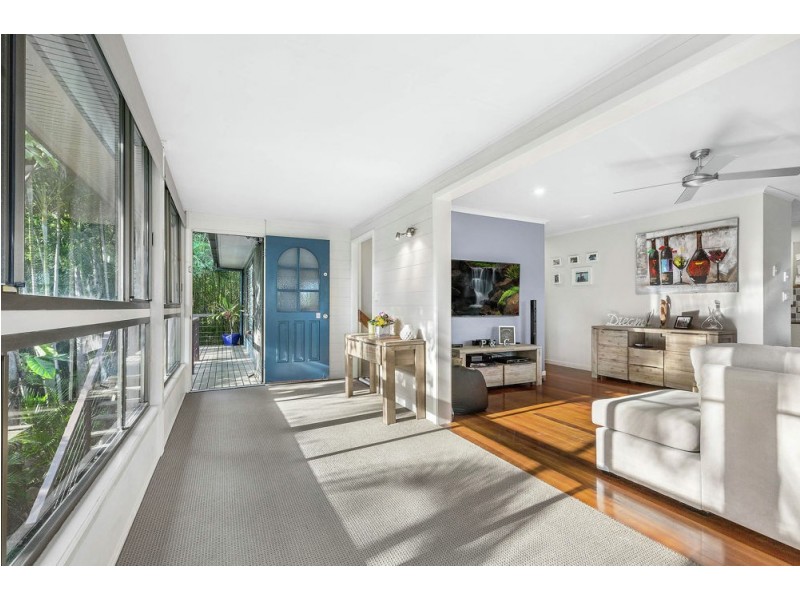 4 Camden Court, Arana Hills QLD 4054