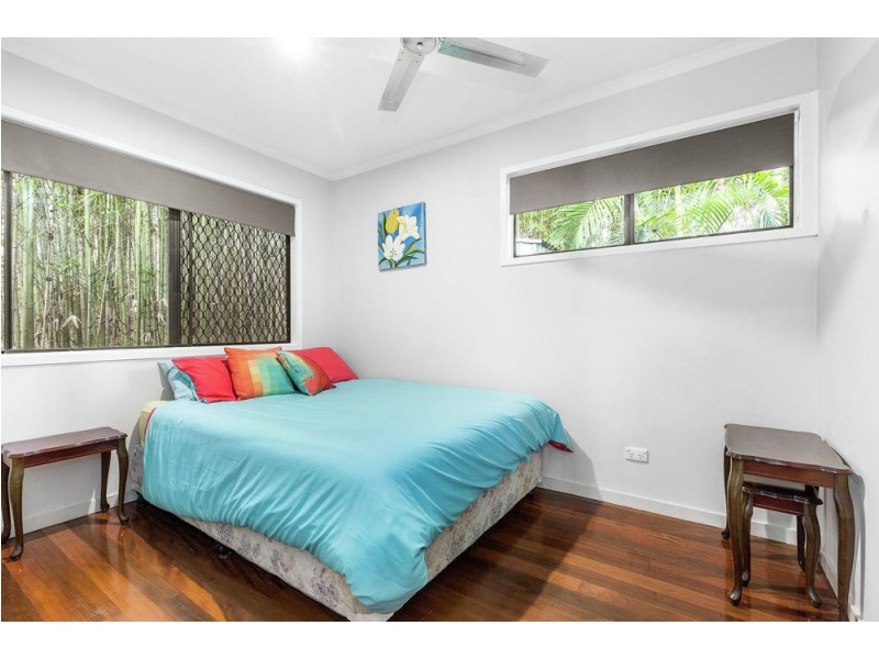 4 Camden Court, Arana Hills QLD 4054