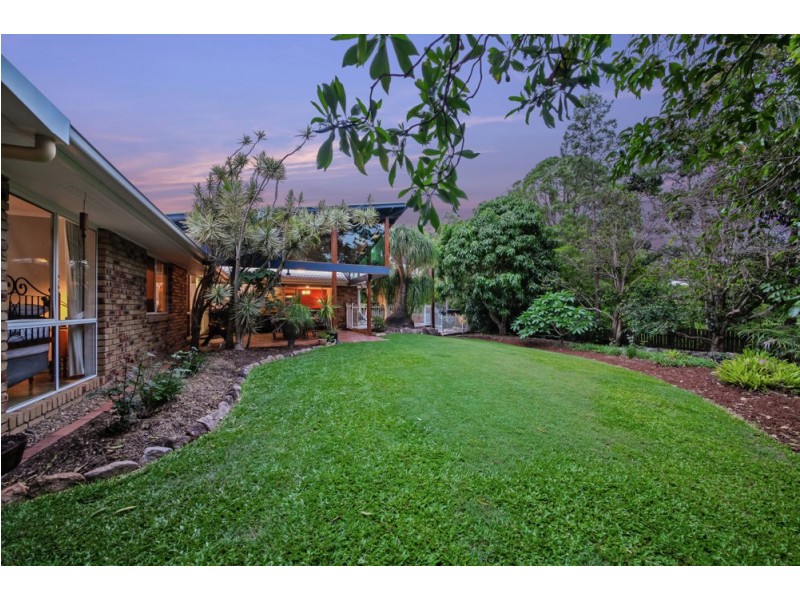 30 Leatherwood Drive, Arana Hills QLD 4054