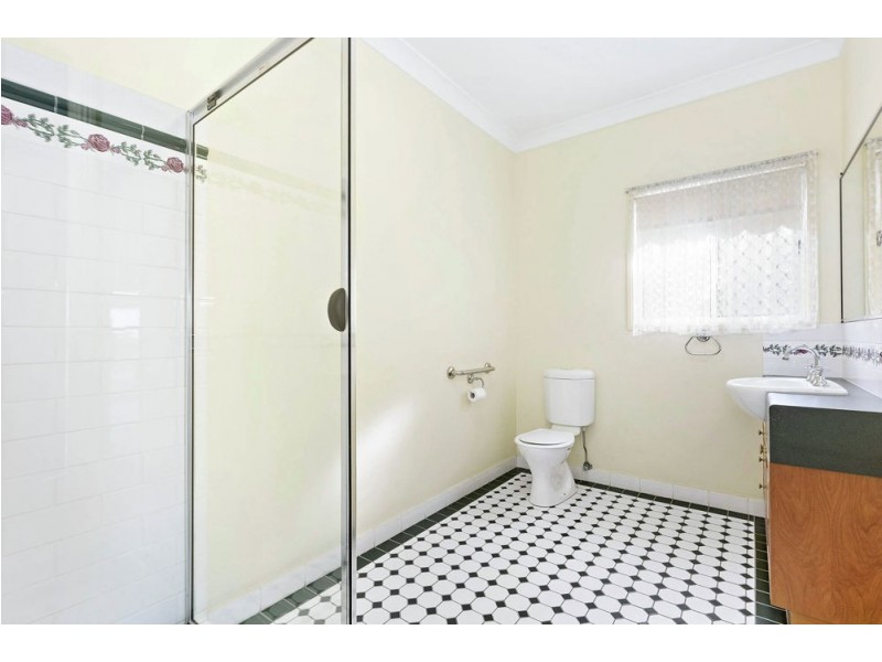 15 Hillenvale Avenue, Arana Hills QLD 4054