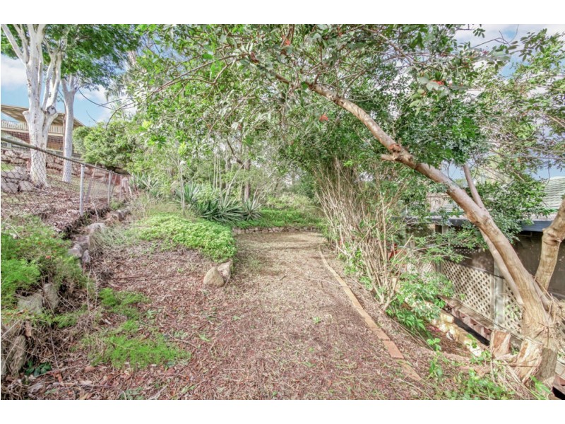 3 Formosa Court, Everton Hills QLD 4053