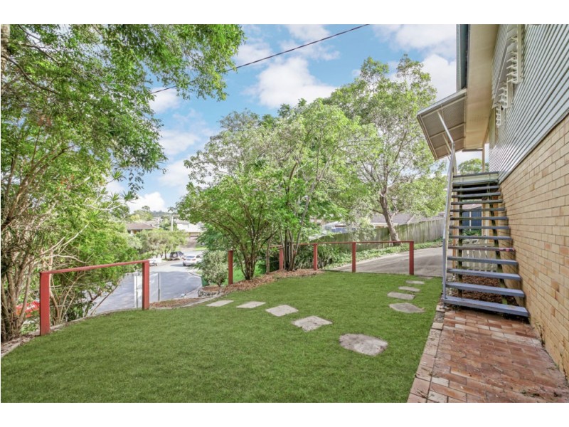 3 Formosa Court, Everton Hills QLD 4053