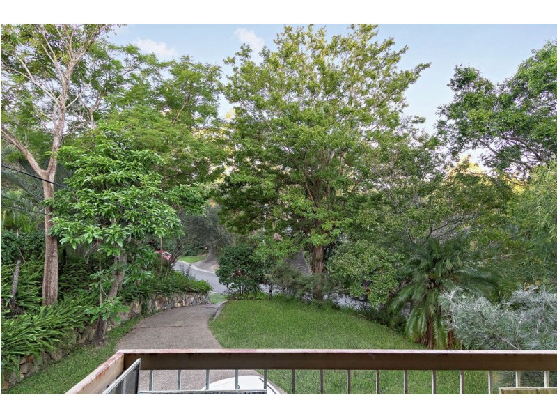 7 Camden Court, Arana Hills QLD 4054