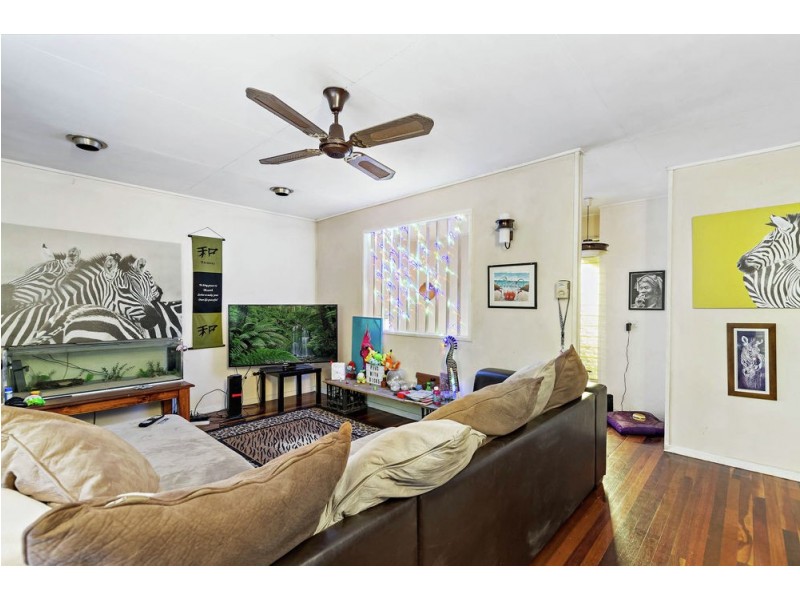 7 Camden Court, Arana Hills QLD 4054