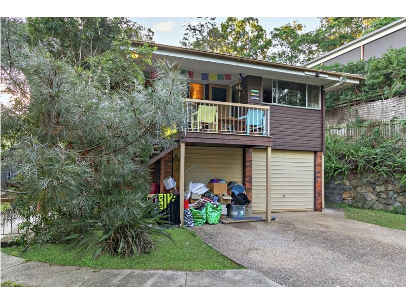 7 Camden Court, Arana Hills QLD 4054