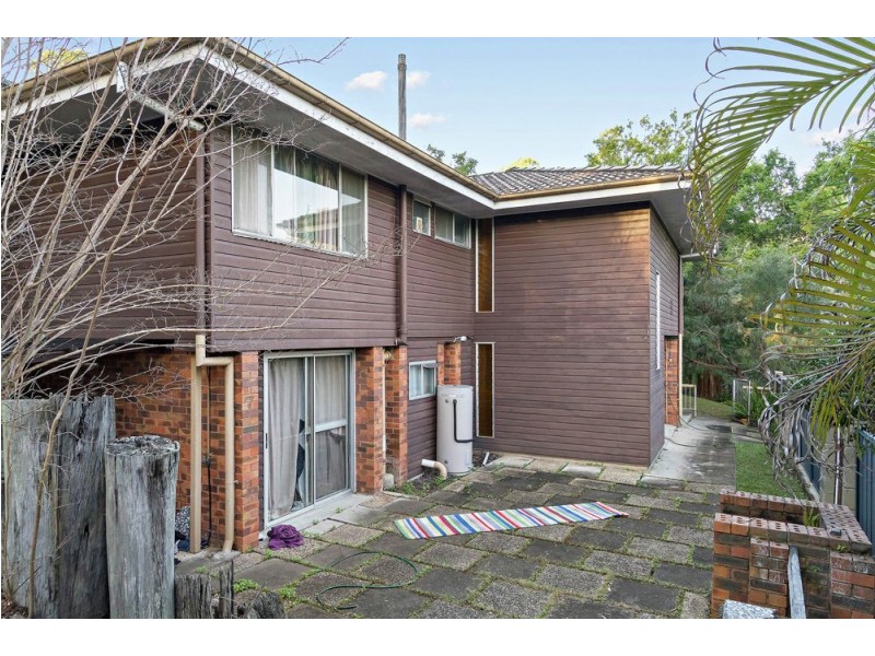 7 Camden Court, Arana Hills QLD 4054