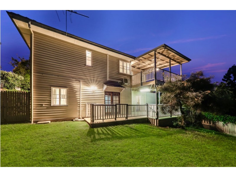 784 South Pine Road, Everton Hills QLD 4053