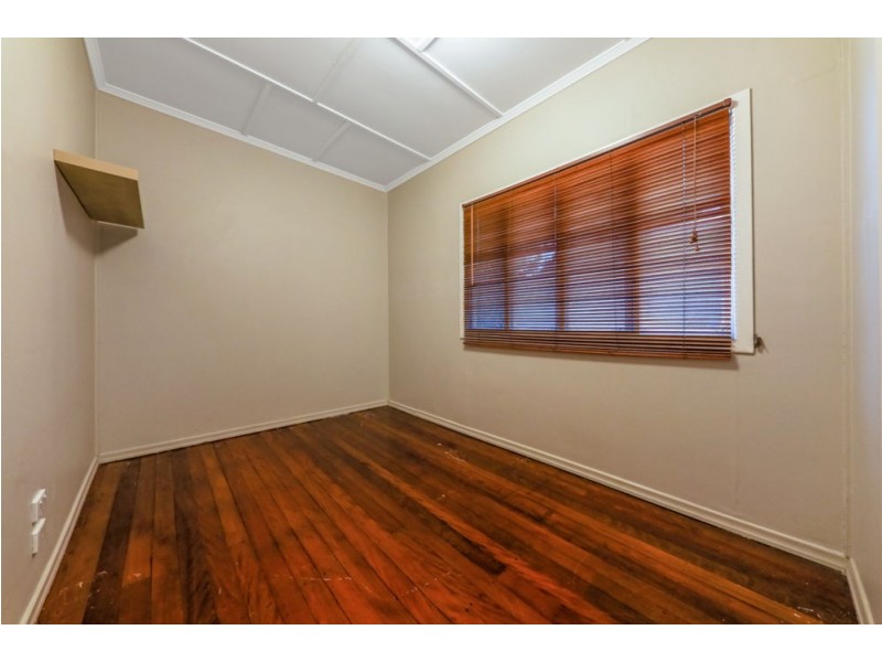 784 South Pine Road, Everton Hills QLD 4053