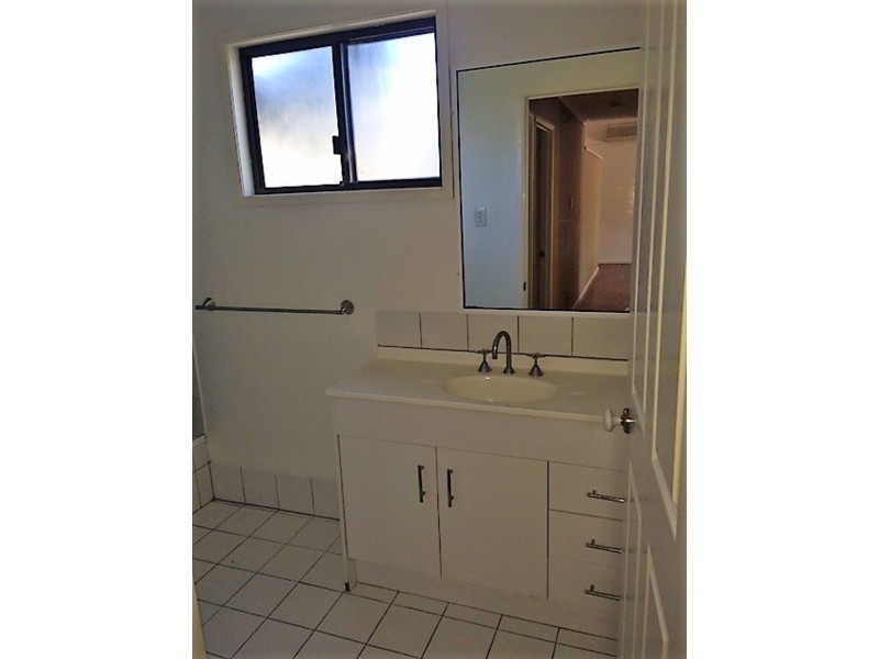 2/38 Dinterra Ave, Ferny Hills QLD 4055