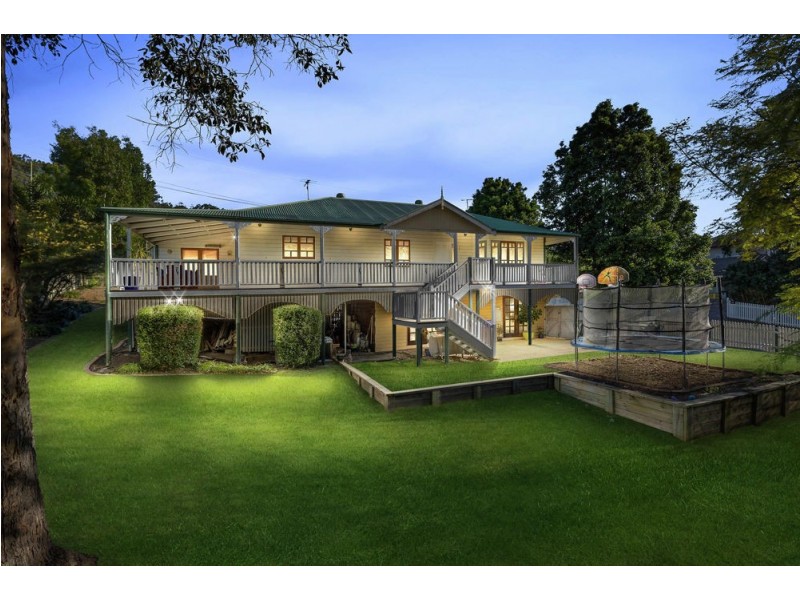 1 Verwood Court, Ferny Hills QLD 4055