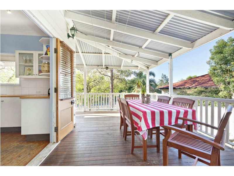 1 Verwood Court, Ferny Hills QLD 4055