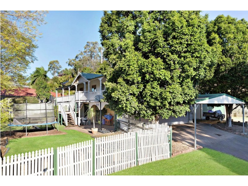 1 Verwood Court, Ferny Hills QLD 4055