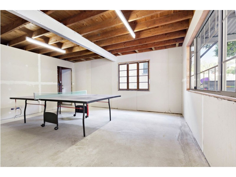 1 Verwood Court, Ferny Hills QLD 4055