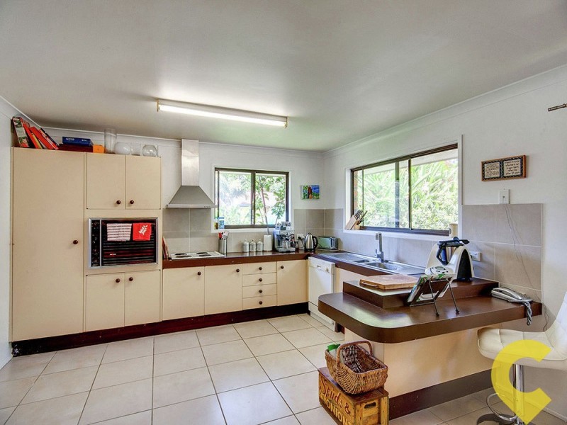 6 Nyora Street, Everton Hills QLD 4053