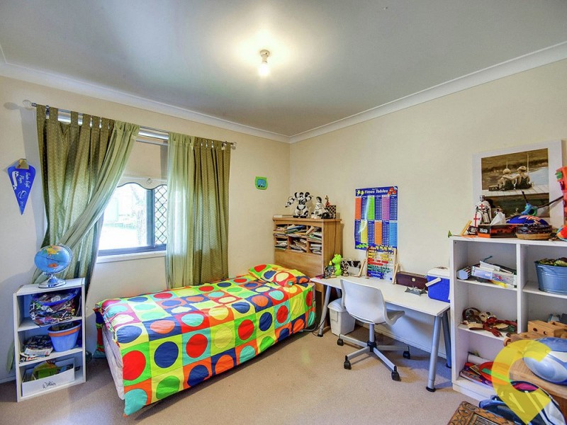 6 Nyora Street, Everton Hills QLD 4053