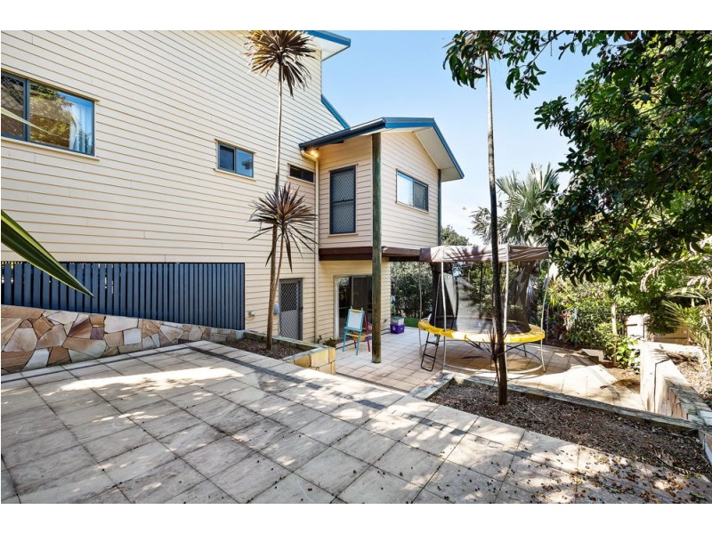 7 Bluewood Court, Ferny Hills QLD 4055