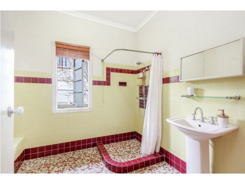 558 Waterworks Road, Ashgrove QLD 4060