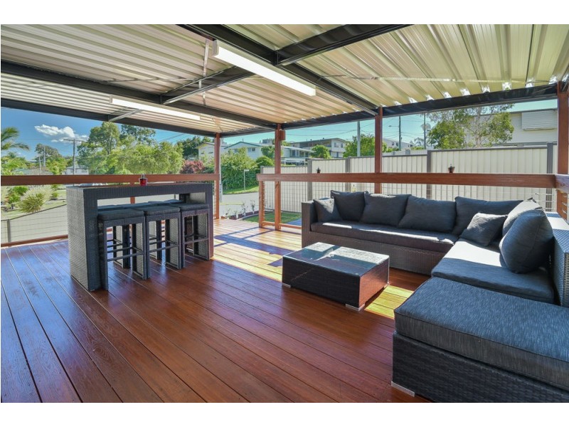15 Dooloo Crescent, Ferny Hills QLD 4055