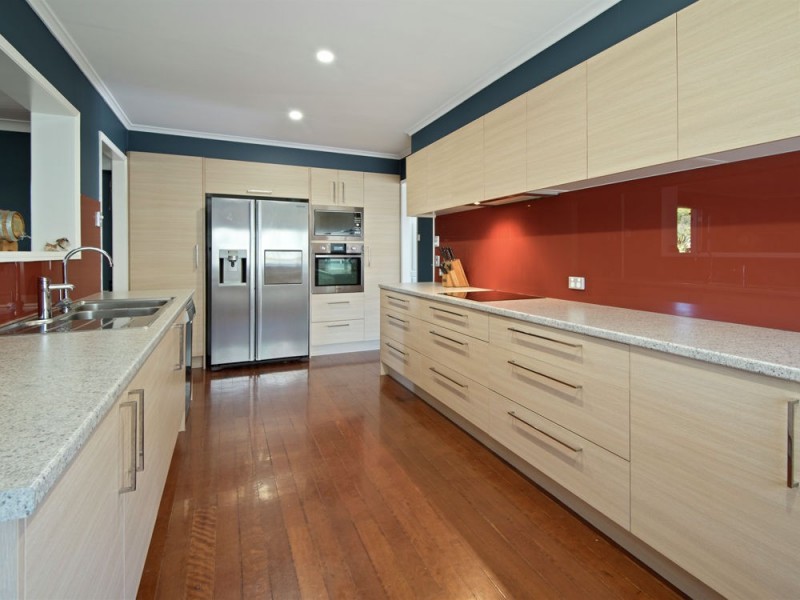 15 Dooloo Crescent, Ferny Hills QLD 4055