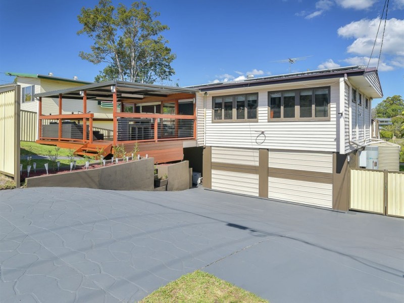 15 Dooloo Crescent, Ferny Hills QLD 4055