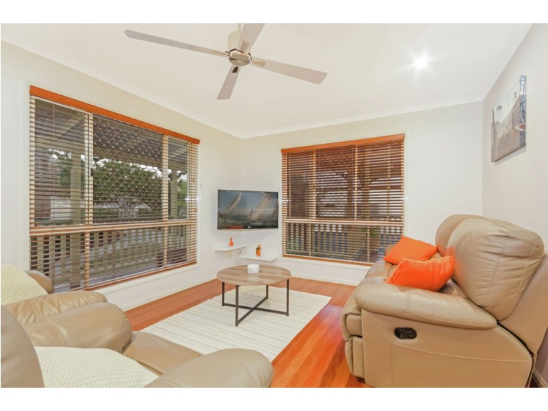 39 Hillenvale Avenue, Arana Hills QLD 4054