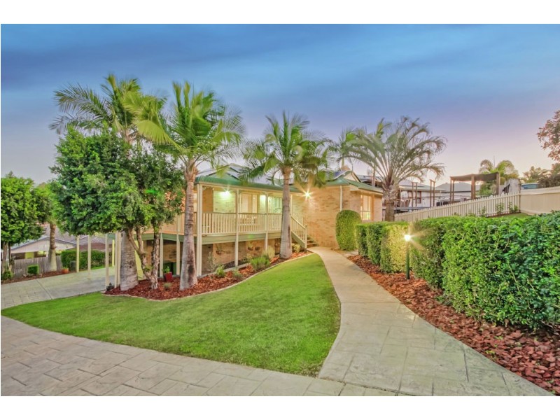 39 Hillenvale Avenue, Arana Hills QLD 4054