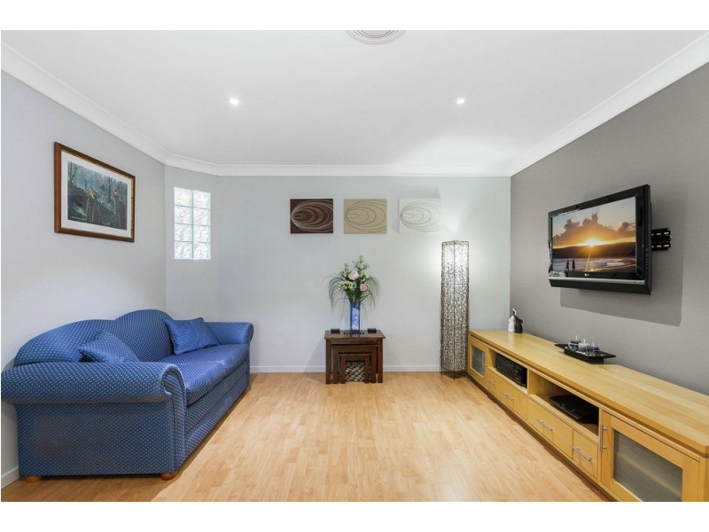 9 Coolgardie Court, Arana Hills QLD 4054