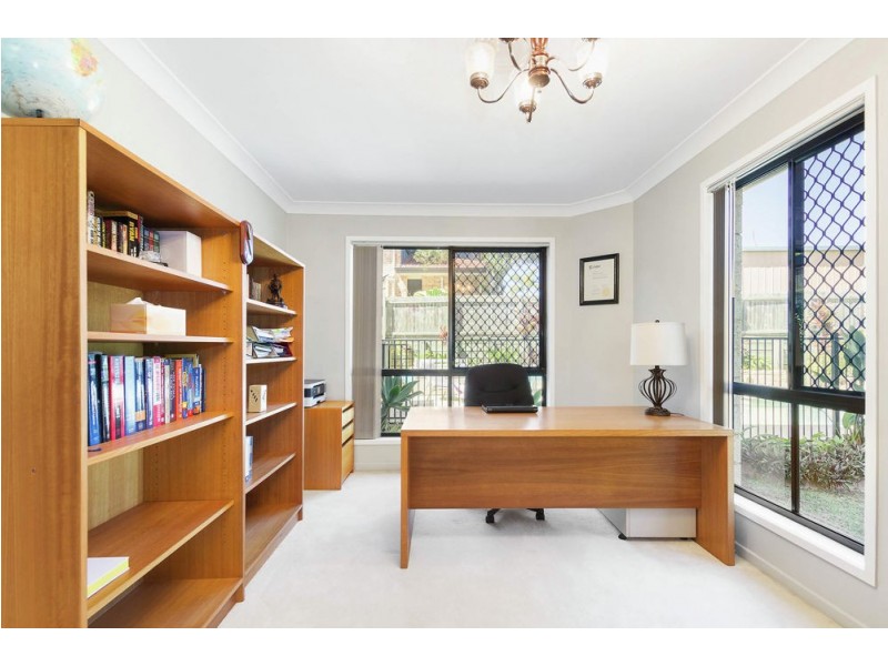 9 Coolgardie Court, Arana Hills QLD 4054