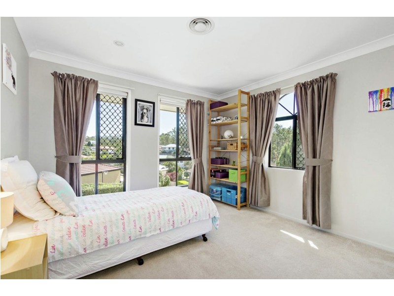 9 Coolgardie Court, Arana Hills QLD 4054