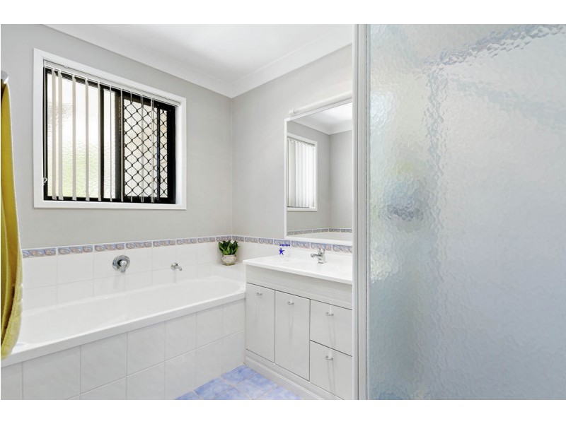 9 Coolgardie Court, Arana Hills QLD 4054