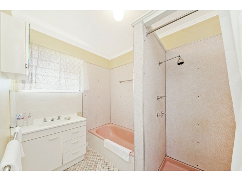 14 Patricks Road, Arana Hills QLD 4054