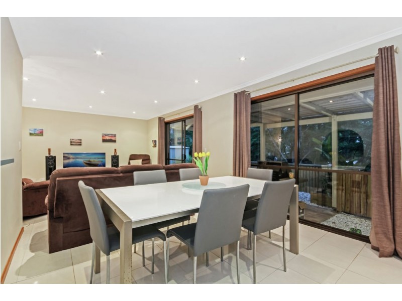 5 Eveleigh Street, Arana Hills QLD 4054