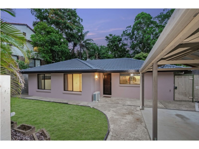 5 Eveleigh Street, Arana Hills QLD 4054