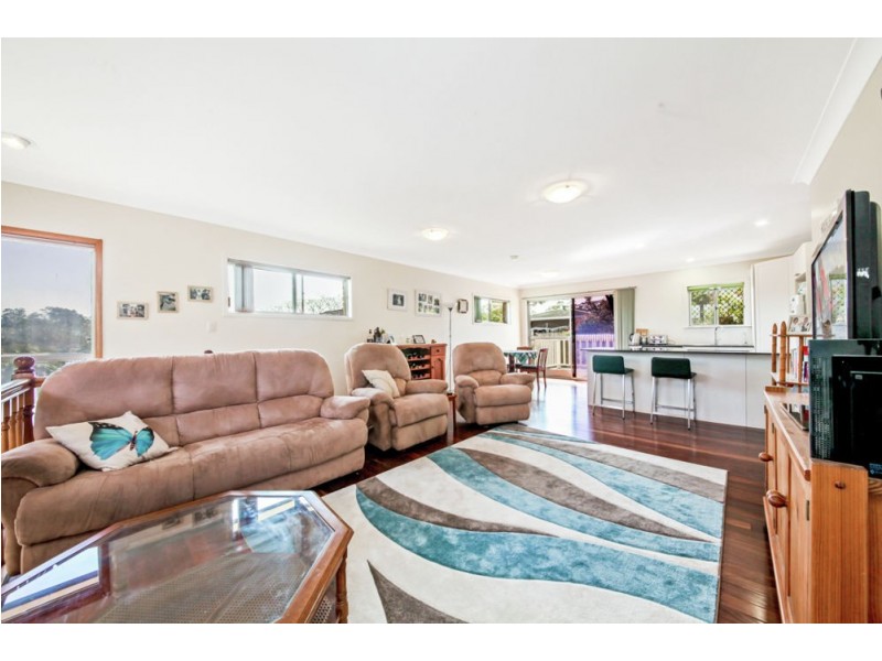 10 Tombondan Crescent, Ferny Hills QLD 4055