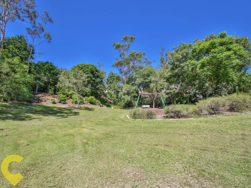10 Tombondan Crescent, Ferny Hills QLD 4055